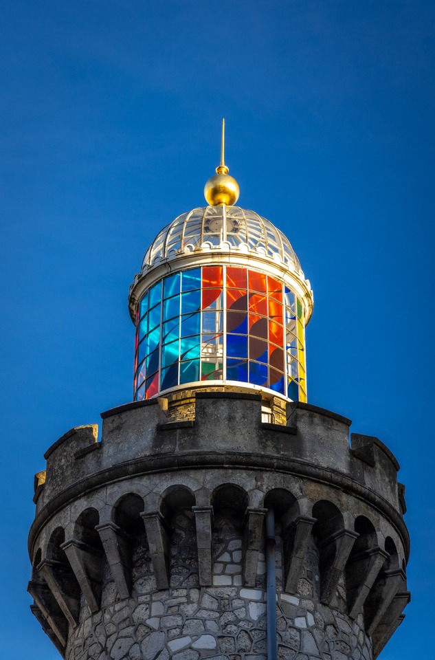 Site-specific installation at von Bartha, Copenhagen, 2023\
Vinyl on glass