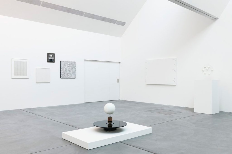 Kinetic

Installation view

von Bartha, Basel, Showroom, 2013