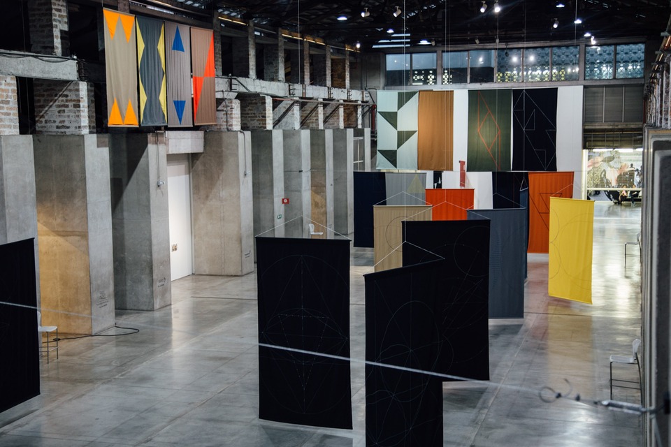 Estamos Mas Unidos A Los Invisible Que A Los Visible

Installation view

MAMM &#8211; Museo de Arte Moderno Medellin, 2018