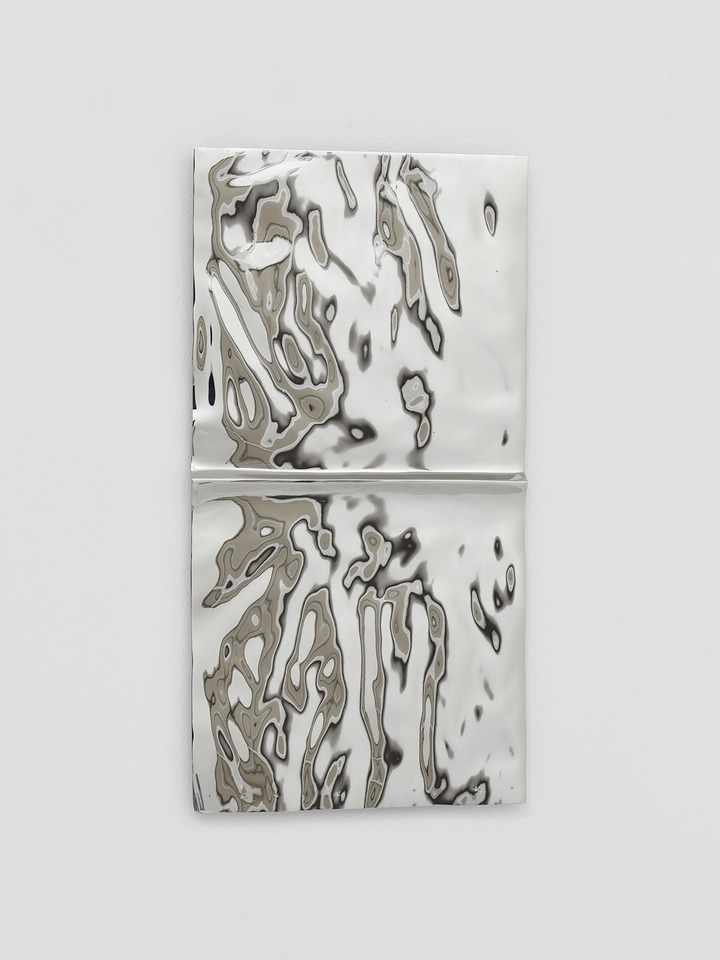 *Element 79 / Eternal News Series (Nickel coated bronze)*, 2020
Nickel coated bronze
54.5 x 28 x 2 cm