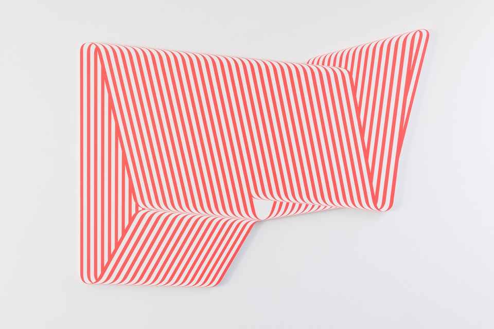 angular momentum, 2015
acrylic on wood panel
119 x 164 cm