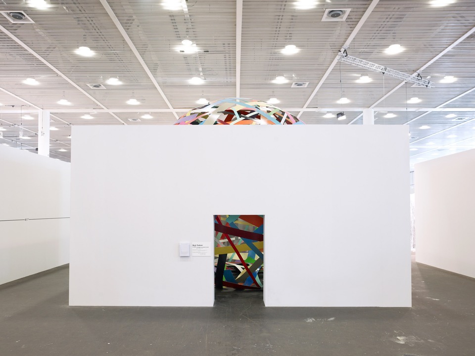 Beat Zoderer, A Globe In A Square Room
Aluminium, paint, 600 x 600 cm
Installation view
Beat Zoderer at Art Basel Unlimited 2009