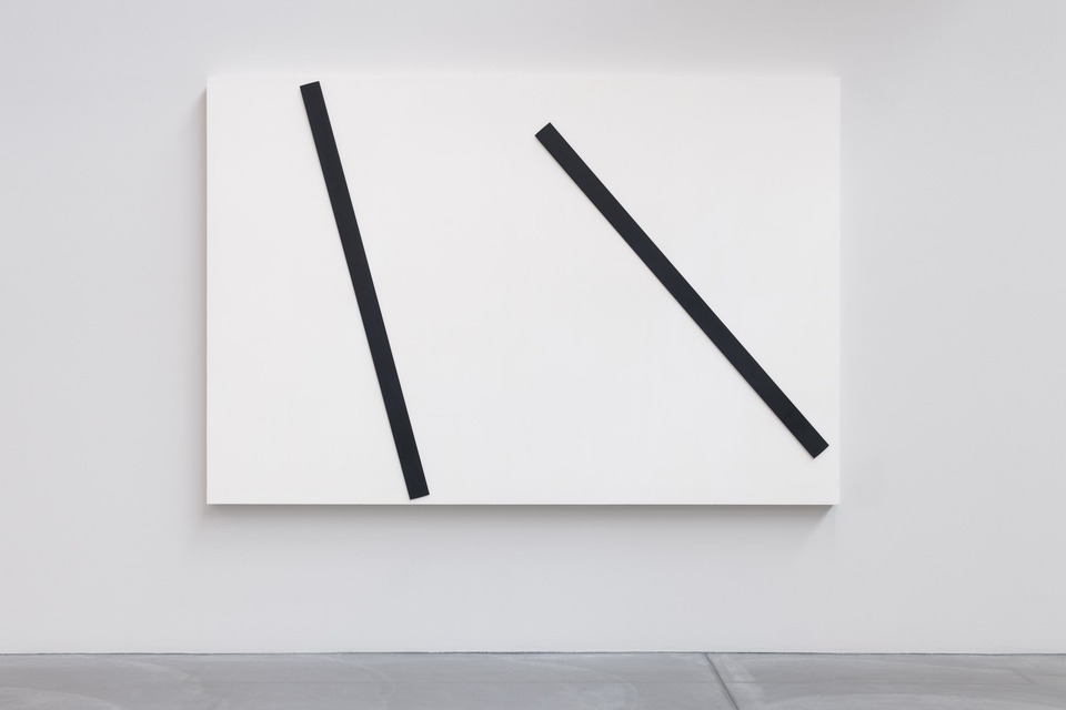 2 vertikale Streifen, 1977
Kinetic Object, two movable metal bars on fiberboard and electric engine
169 x 251 x 8 cm