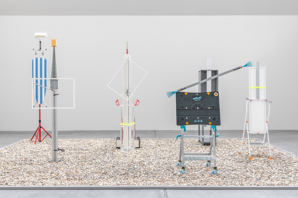 Obi-Picasso, 2018
Metal parts, ironing board, various tools
Approx. 180 x 579 x 405 cm