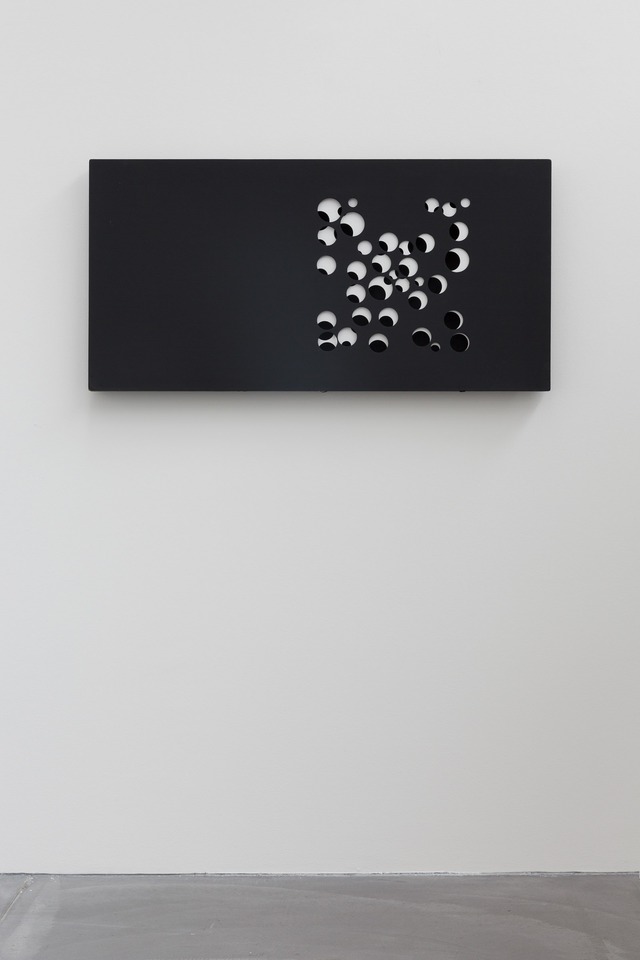 Pol Bury
Ponctuation, 1960
Painted wood, electric engine
61 x 122 x 6 cm