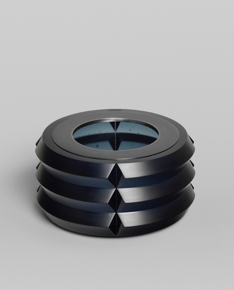 Anna DIckinson, Selected Works\
Installation view\
von Bartha, Basel, Showroom, 2017