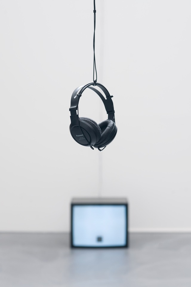 John Wood & Paul Harrison, No Beginning &#8211; No Middle &#8211; No End\
Installation view\
von Bartha, Basel, 2010