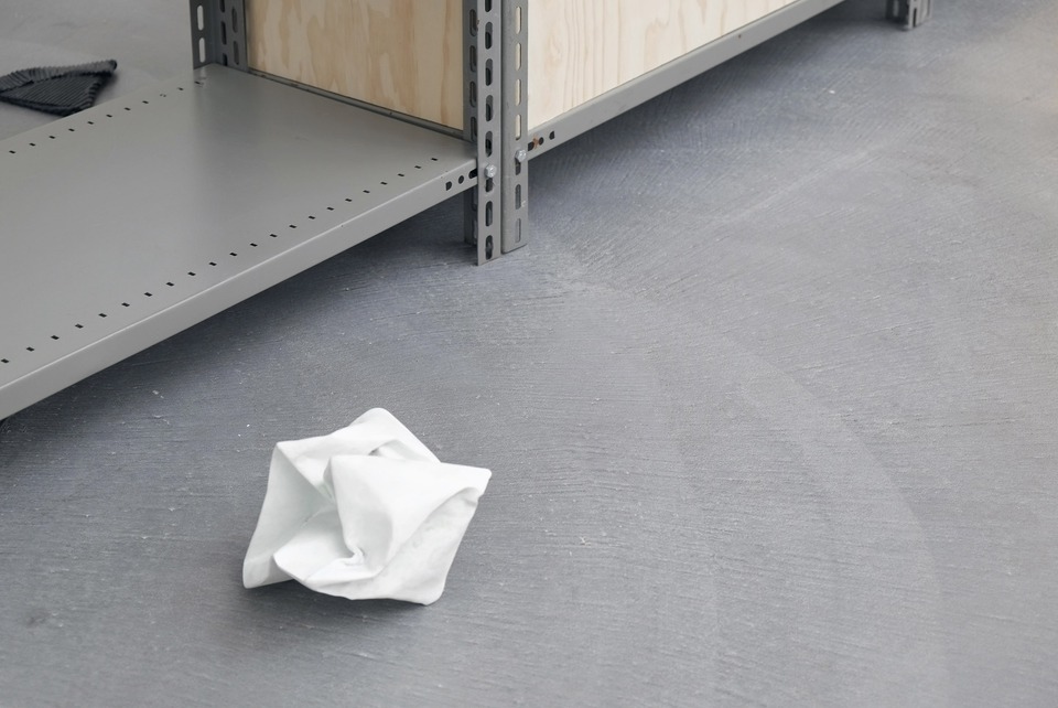 Crushed Paper Box , 2015
patinated bronze
18 x 17 x 15 cm
2 of 3 + AP