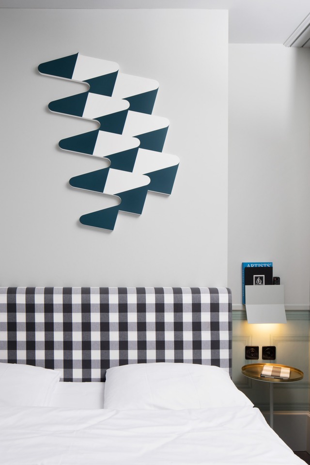 Terry Haggerty
Negative addition, 2017
Acrylic on wood panel
100 x 80 cm