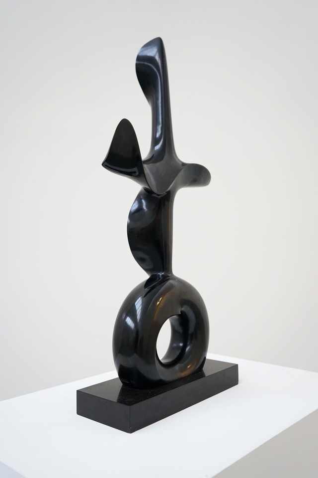 Etienne Béothy

Croix animée, 1948

Bronze, patinated

70 x 37.5 x 12.5 cm

Expl. 2/6
