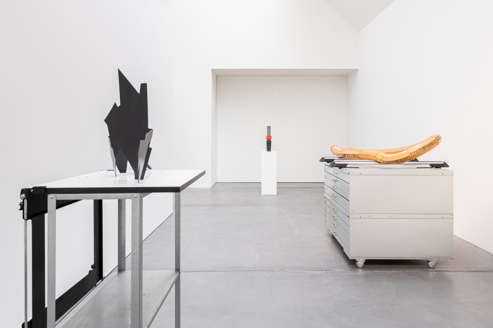 Florian Slotawa, Customized Logistics

Installation view

von Bartha, Basel, 2020