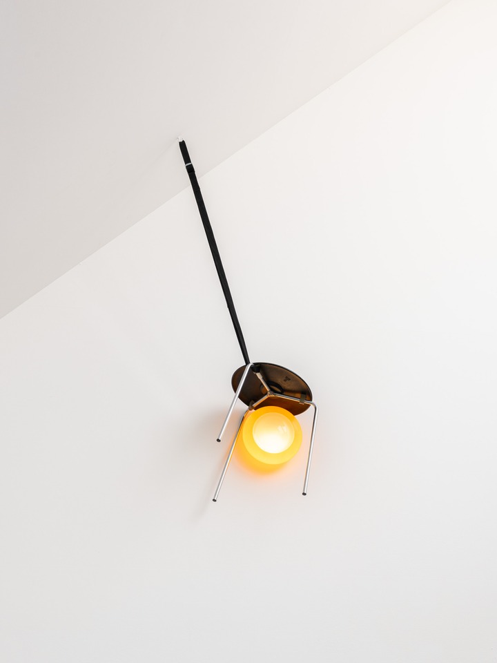 Florian Slotawa
WS.006, 2007
Wall lamp, stool, tension belt
variable dimensions