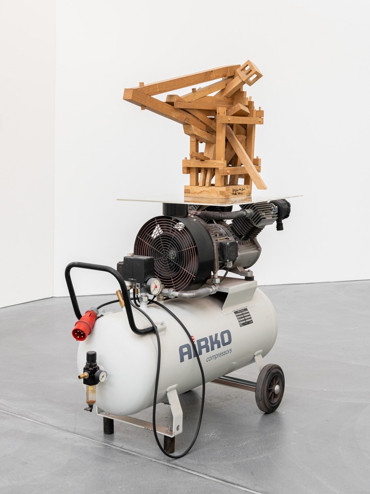 Florian Slotawa
Für Miki, 2000/2020
Wood.\
Plinth by Florian Slotawa
Sculpture by Bernhard Luginbühl: 60 x 90 x 38 cm\
Plinth by Florian Slotawa: 89 x 110 x 50 cm