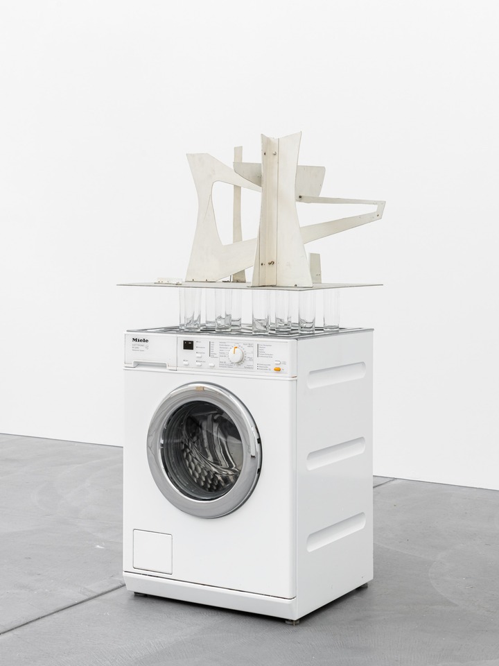 Florian Slotawa
Untitled, um 1980/2020
Metal\
Plinth by Florian Slotawa
Sculpture by Martín Blaszko: 46,5 x 61, x 65 cm
Plinth by Florian Slotawa: 95 x 60 x 65 cm