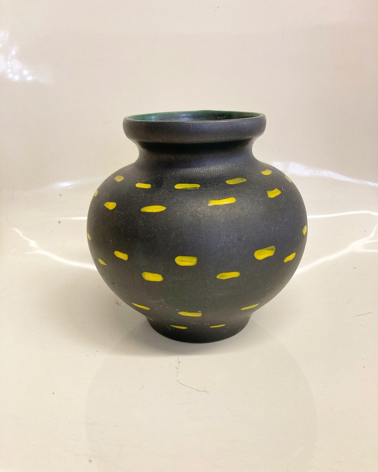 Karim Noureldin

Naq, 2020

Ceramic, paint