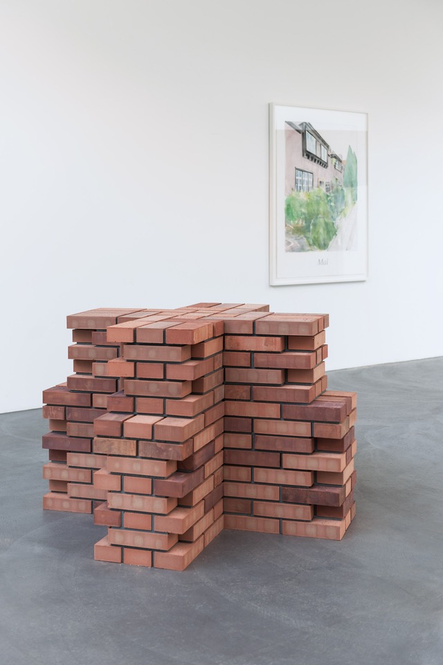 Socle social, 2013

Bricks, wood, paint

84 x 89 x 89 cm