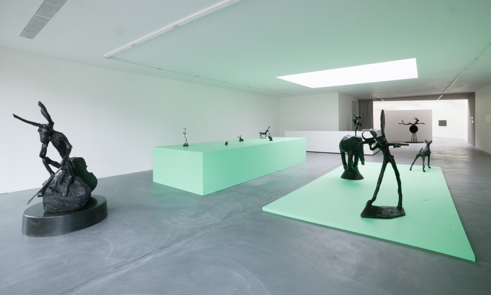 Barry Flanagan
Exhibition view
von Bartha, Basel, 2021