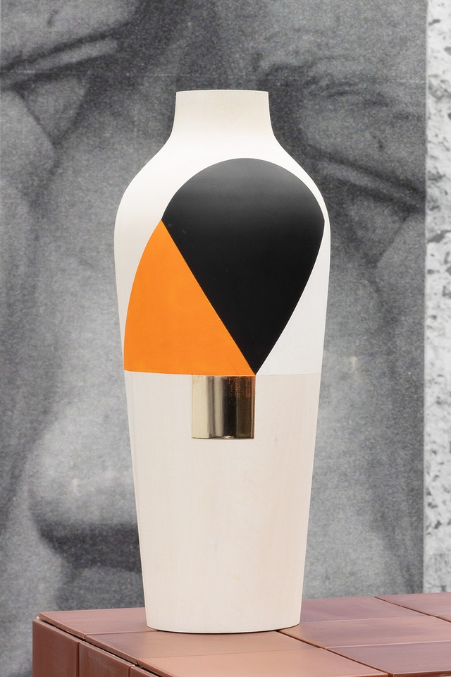 Claudia Wieser\
Untitled, 2020\
Gold leaf, acrylic paint, glaze on basswood\
45 x 18 x 18 cm