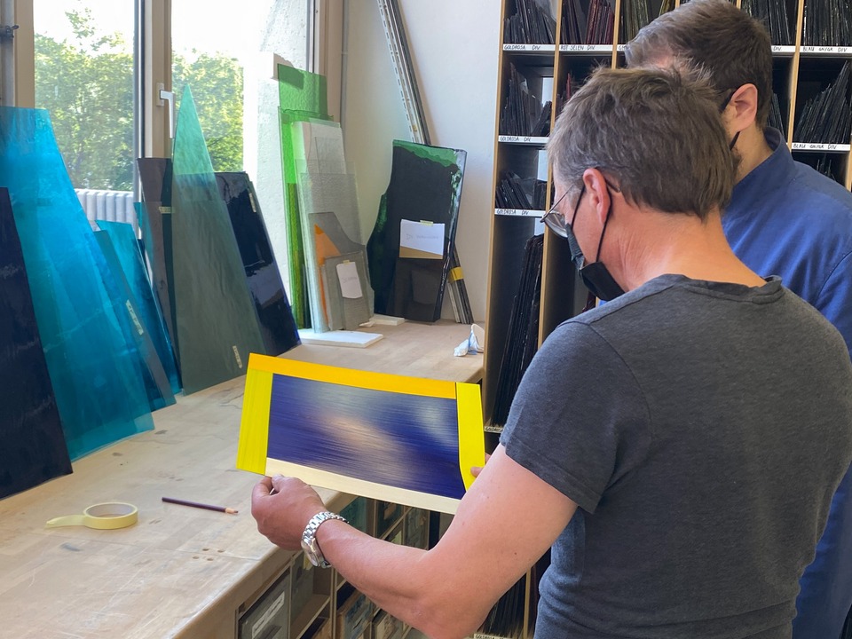 Urs Rickenbach and Stefan von Bartha discussing colour tones