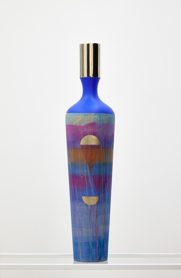 Untitled, 2022
Gold leaf, ink, acrylic paint on lime wood
51 x 21 cm