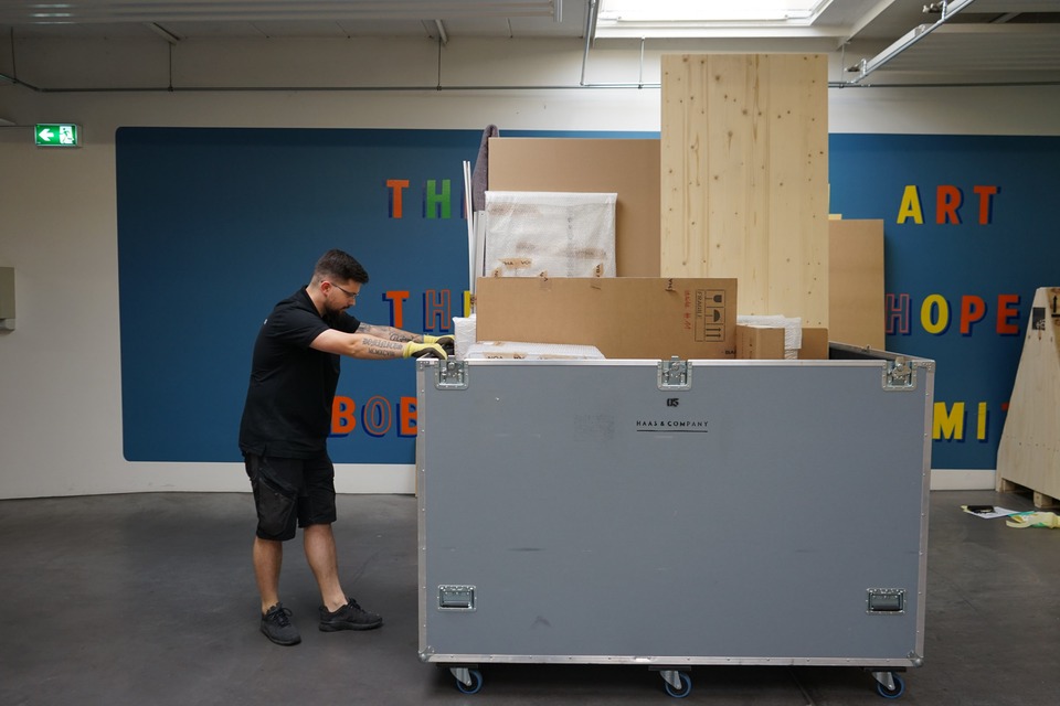 Dominik happy to empty the gallery