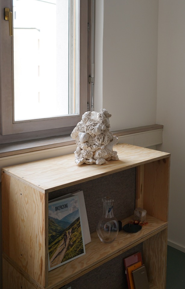 Mike Meiré\
Bleached Coral, 2 °F Above Average, 2021\
Ceramic\
28 x 28 x 28 cm