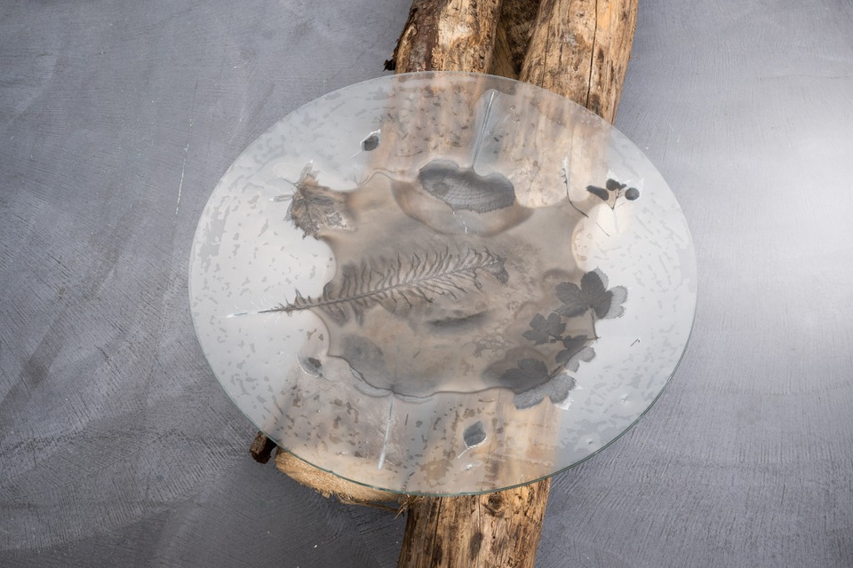 Ursula Reuter Christiansen

*Zwischen Feuer und Wasser, *2023

10 different glass plates