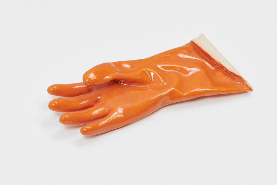 Mike Meiré\
Household Model (Working Glove Series), 2017\
Ceramic\
5 x 12 x 28 cm