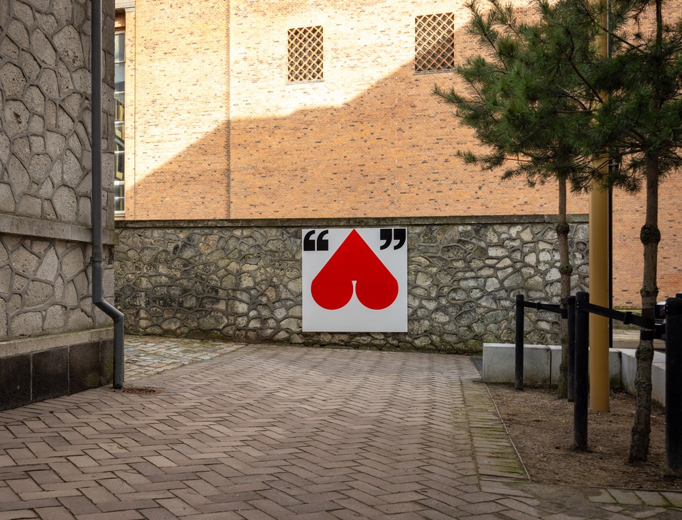 **Barbara Stauffacher Solomon**
*“ASS” Supersign*, 2021
Porcelain enamel on steel
140 x 140 cm
Ed. 4/7 + 2 AP