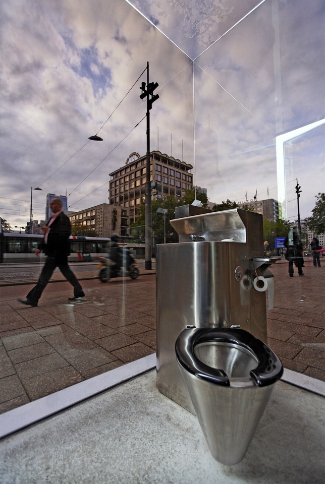 Monica Bonvicini, Don’t Miss a Sec’., 2004. Photo: Jannes Linders