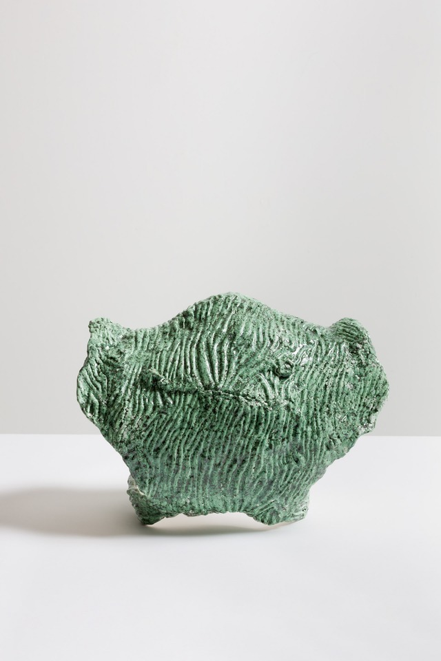 Brainz, 2023\
ceramic\
30 x 40 30 cm