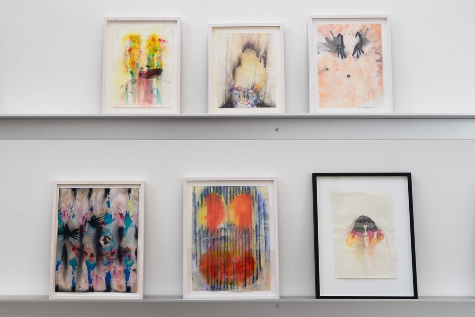 caroline_works_on paper