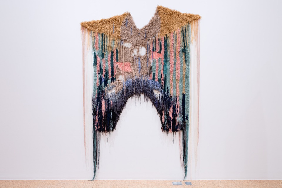 **Caroline Achaintre**
*Barbette*, 2018
Hand tufted wool
290 x 220 cm