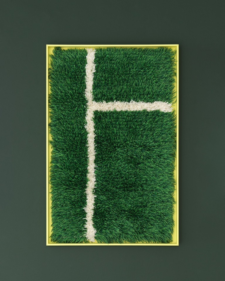 Emilia Bergmark, Græs / Grass, 2019 Tufted wool on stretcher 57 x 93 cm
