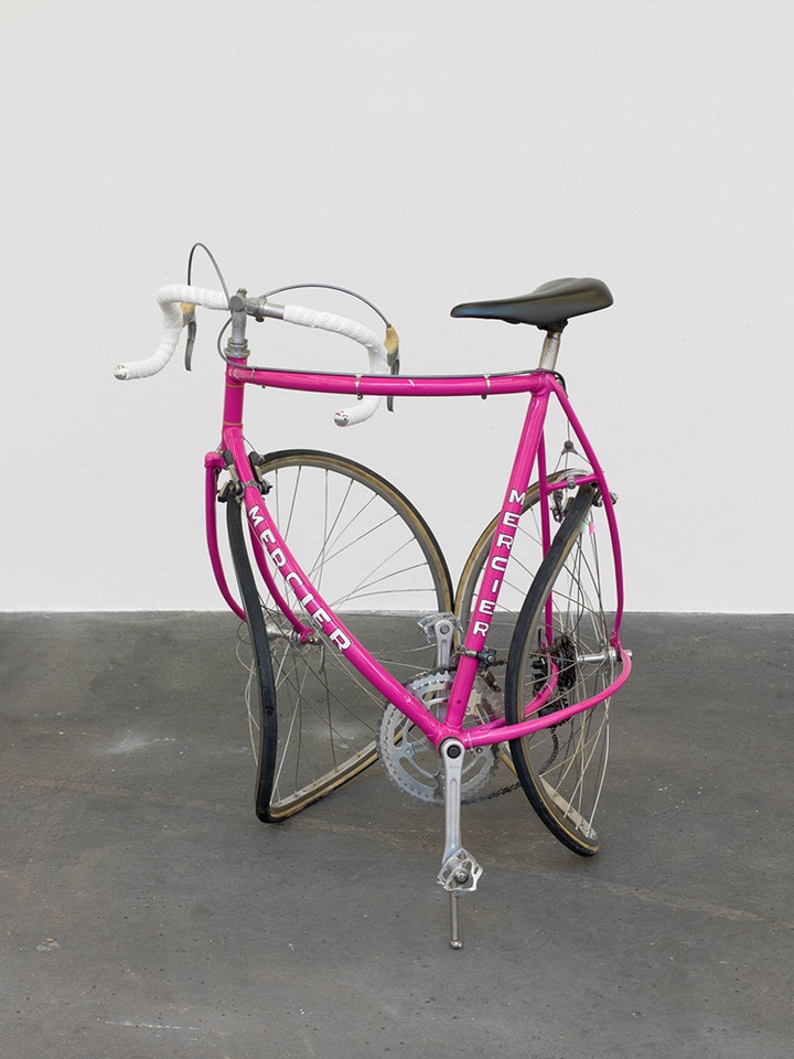 Alicja Kwade, “Reise ohne Ankunft (Raleigh),” 2012/2013
