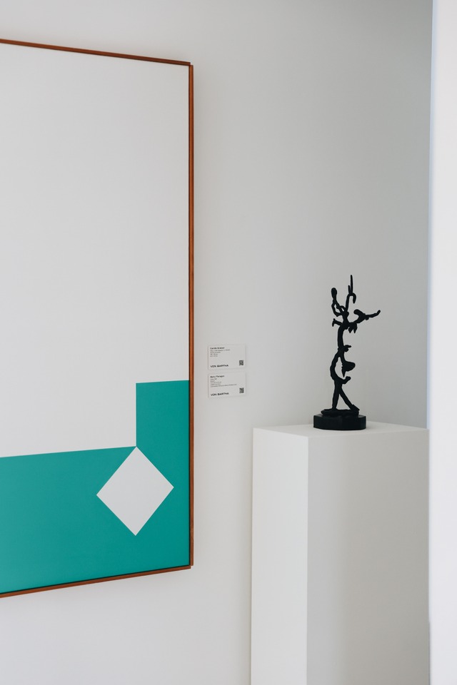 (f.l.t.r.) Camille Graeser, Barry Flanagan
