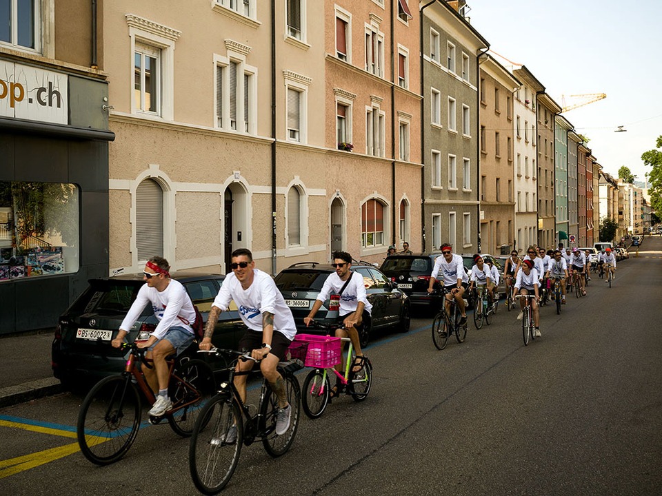 Group ride as a re-enactment of Ted Stamm’s “Bicycle Ride” …
